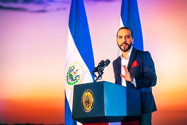 Bugün sizlere El Salvador Devlet Başkanı Nayib Bukele'nin ilginç hikayesini anlatacağız.