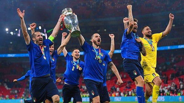 UEFA'nın son düzenlediği organizasyon olan EURO 2020 şampiyonu İtalya, EURO 2032'yi düzenlemek için yazılı bir açıklamada bulundu.