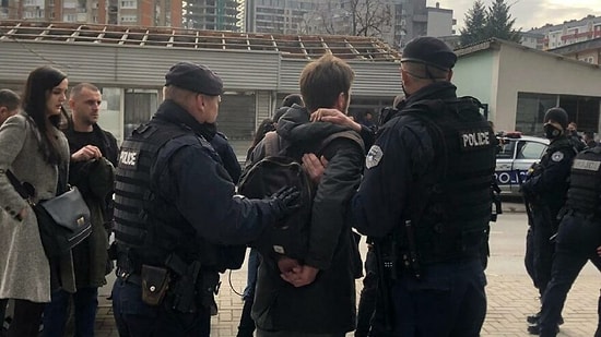 Kosova'da da Elektrik Krizi: Faturalara İsyan Ettiler, Enerji Düzenlenme Kurumu’nu Bastılar