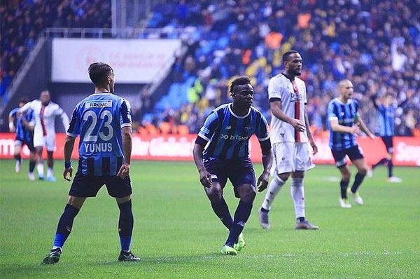 Balotelli'nin Beşiktaş'a attığı gol VAR tarafından iptal edilmişti. Son dakikalarda Adana Demirspor'un bulduğu gol de hakem tarafından geçersiz sayılmıştı.