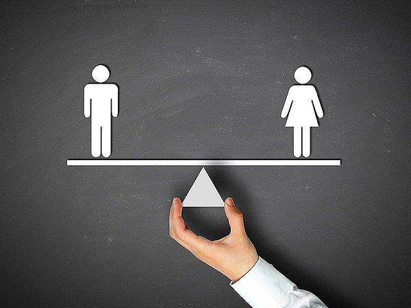 Yüzde 80’i ise kadın ve erkeğin eşit olduğu düşüncesinde ancak yüzde 10.6’sı kadınların daha üstün olduğunu düşünüyor.