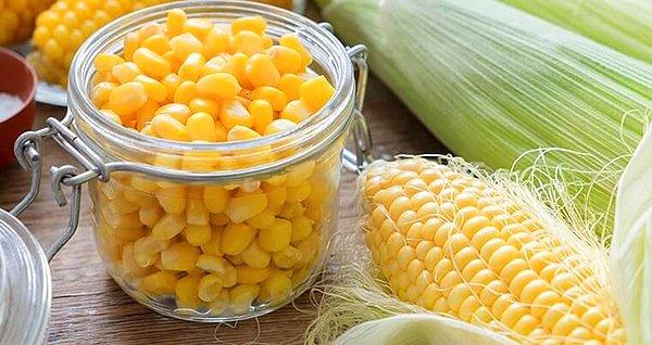 14. Neredeyse tüm yemeklerde konserve mısır kullanılıyor.