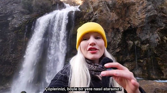 Sarı Arabasıyla Türkiye'nin 81 İlini Gezen Alman YouTuber Franziska Şelale Arazisine Atılan Çöplere İsyan Etti