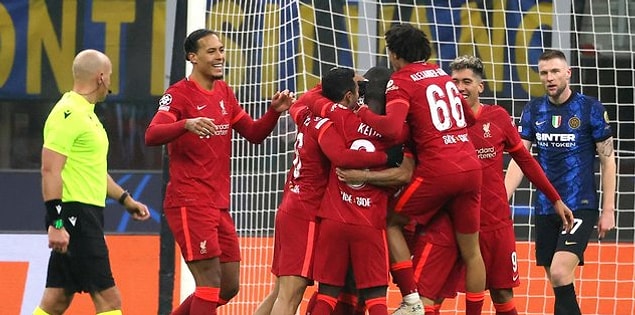 Liverpool-Inter maçında Liverpool oyuncularının gol sevinci