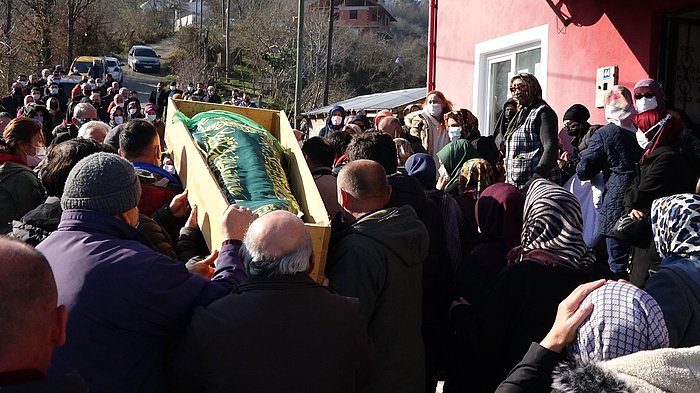 Sıla Son Yolculuğuna Uğurlandı: Şikayetini Geri Çekmediği İçin Öldürülmüş