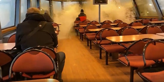 Fırtınalı Havada Gelen Dalga ile Camları Patlayan Feribottaki Yolcuların Korku Dolu Anları