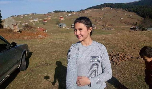 1. 16 yaşındaki Sıla'ya ağlıyoruz... Giresun’da yaşayan 16 yaşındaki Sıla Şentürk, Hüseyin Can Gökçek tarafından öldürüldü. Gökçek tutuklandı!