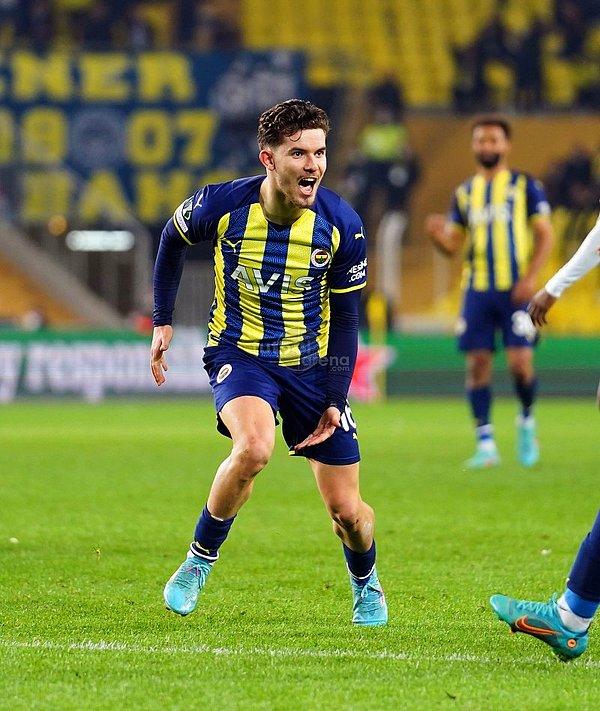 83’te Fenerbahçe adına sahanın en iyisi olan Ferdi Kadıoğlu farkı 1'e indirdi: 2-3