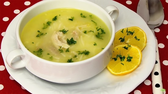 Tel Şehriyeli Tavuk Çorbası Nasıl Yapılır? Şehriyeli Tavuk Çorbası Tarifi…