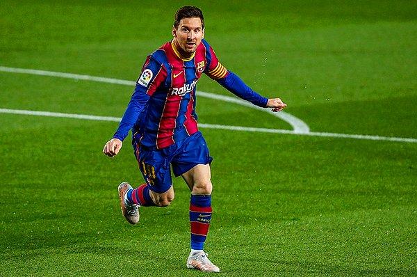 Lionel Messi, Barcelona ile yeni kontrat imzalamak için gün sayıyordu.