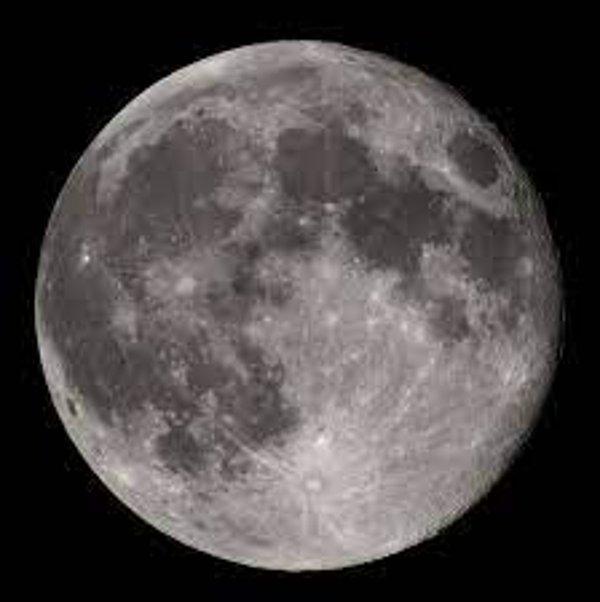 Ay yüzeyine sabitlenmiş 400 bin kilometrelik bir kablo, gezegenimize kadar uzanabilir.