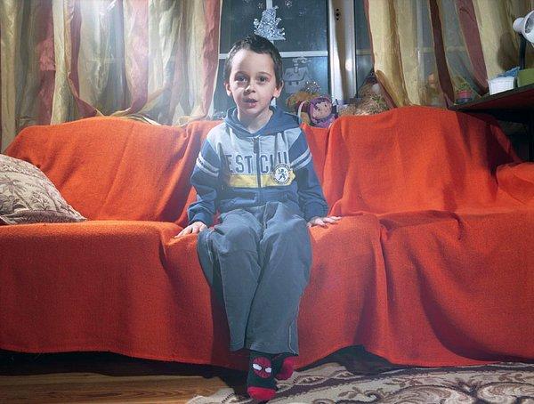 Evini terk etmek zorunda kalmış Ukraynalı çocuk, 2016.