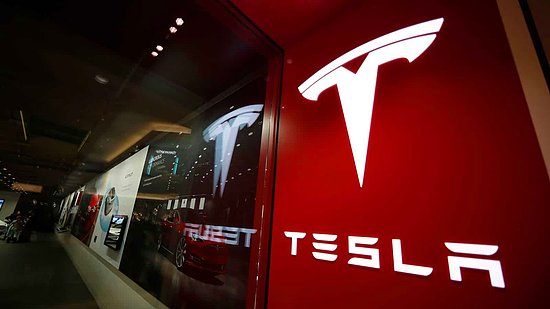 Tesla Yeni Bir Sorunla Karşı Karşıya: Hayalet Frenleme