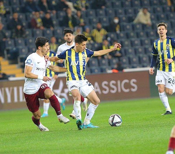 Fenerbahçe’de maça ilk 11’de başlayan 16 yaşındaki Arda Güler taraftarların beğenisini kazandı.