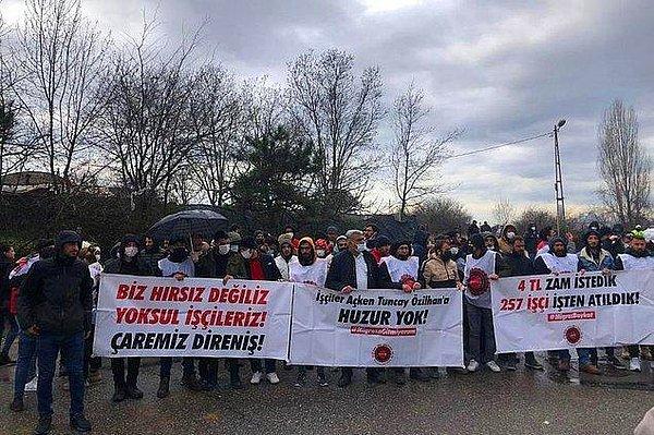 Migros’un İstanbul’un Esenyurt ilçesindeki deposunda çalışırken yüzde 8’lik zammı kabul etmeyerek eylem başlatan 257 işçi, işten çıkarılmıştı.
