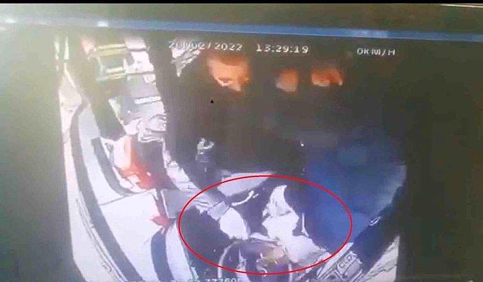 Eskişehir'de Otobüse Biletsiz Binmek İsteyen Kadınları Engelleyen Otobüs Şoförü Bıçaklandı