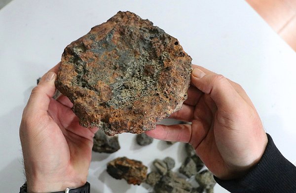 "Mineral bileşimi meteorit olabileceğini göstermektedi"