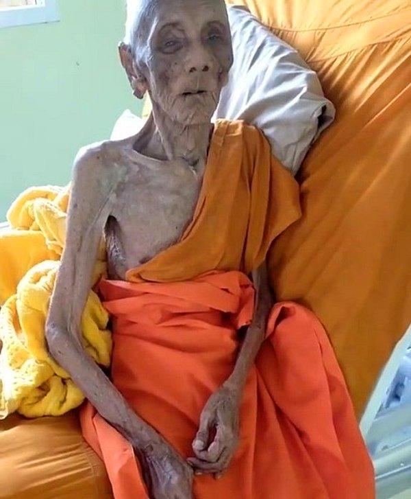 Yerel basında yer alan bilgilere göre; ismi Luang olan adamın 12 Ağustos 1913'te doğduğu ve 77 yıl boyunca da Budist keşiş olarak hizmet ettiği iddia edildi.