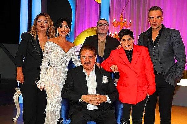 Dün akşam İbrahim Tatlıses'in İbo Show programına katılan Cansever'in kamburluğunun yok denecek kadar azalması dikkatlerden kaçmadı.