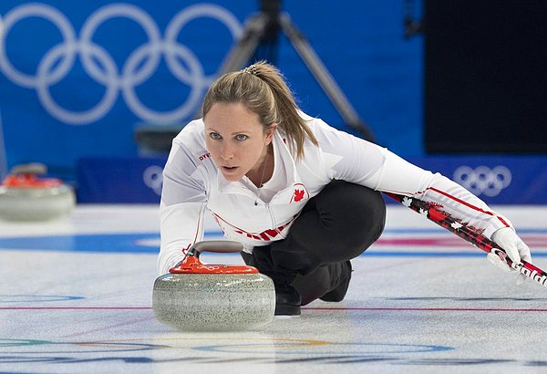 İskoç göçmenler Kanada'ya gittiklerinde Curling'de şu an dünyanın zirvesinde bulunan Kanadalılara bu sporu öğrettiler.