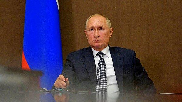 Halka sesleniş konuşması yapan Rusya Devlet Başkanı Vladimir Putin, Donetsk Halk Cumhuriyeti ve Luhansk Halk Cumhuriyeti'nin bağımsızlığını tanıma kararlarını imzaladı.