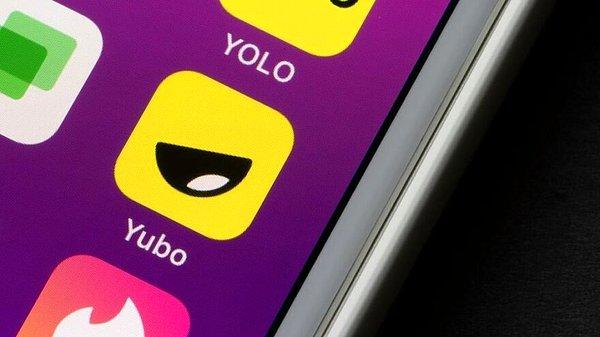 'Gençler için Tinder' olarak ortaya çıkan sosyal medya uygulaması Yubo, cinsel taciz ve ırkçılık iddialarıyla gündeme geldi. Uygulamanın İngiltere’de 3,6 milyon kullanıcısı olduğu açıklandı.