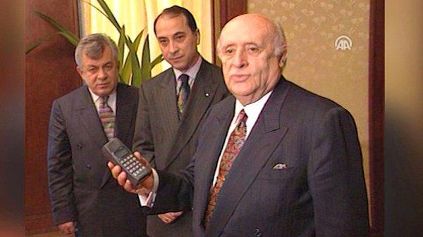 Dönemin Başbakanı Çiller'in, 23 Şubat 1994'te dönemin Cumhurbaşkanı Demirel'i aramasıyla gerçekleşen ilk cep telefonu görüşmesinin üzerinden 28 yıl geride kaldı.