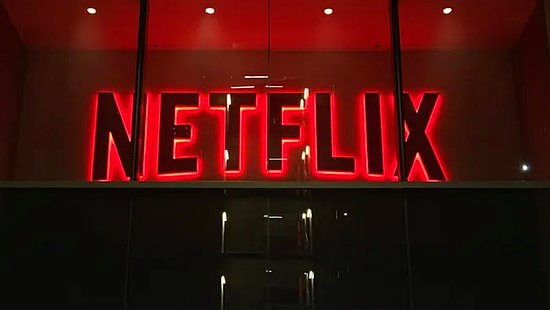 Netflix'in Popüler Dizisinden Hayranlarını Üzen Haber! Fenomen Dizi Bitirme Kararı Aldı...