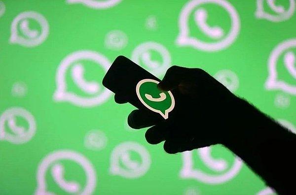 WABetaInfo’nun paylaşımına göre, WhatsApp’ın iOS uygulaması için yayınlanan 22.5.0.70 beta güncellemesiyle kamera arayüzüne medya çubuğu geri geldi.