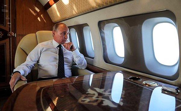 Putin'in jetlerinden birinde ise spor salonu, bar ve üç adet yatak odası olduğu söyleniyor.