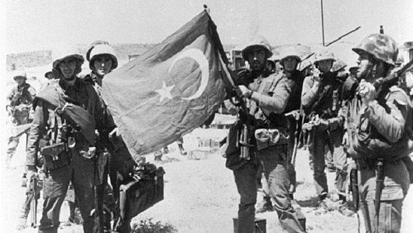 Rumlar adada barış içerisinde yaşamak yerine Kıbrıs Türklerini baskı altına almaya ve onları adadan kaçırtmaya çalışınca Türkiye Cumhuriyeti'nin müdahale etmesi şart oldu!