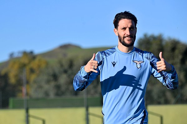 'Lazio gülümsüyor' notuyla paylaşım yapmaları ayrıca tepki topladı.