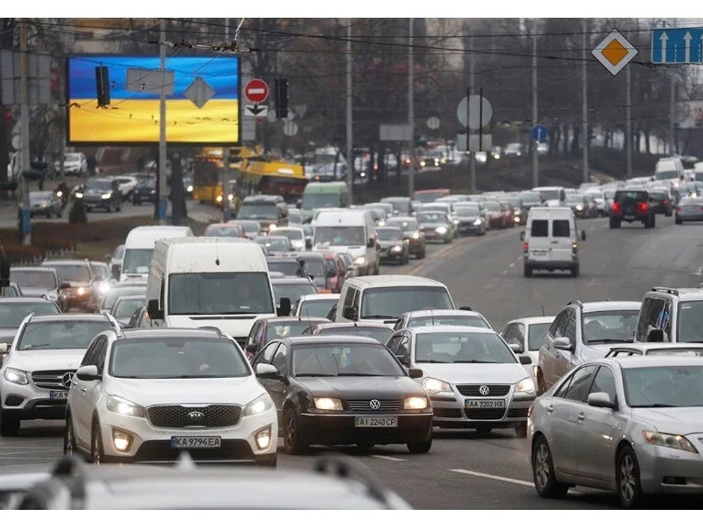Ukrayna Kiev'de Son Durum Nedir? Kiev'de Yaşayanlar Şehri Terk Etmeye Başladı...