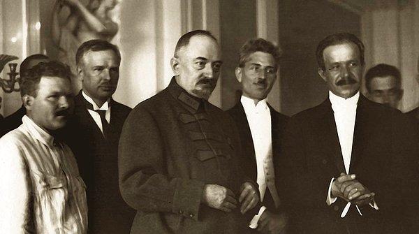 Lenin'in cevabı beklenmeden BMM Hükumeti ikinci bir teşebbüste bulunur ve Bekir Sami Kunduh Bey başkanlığında bir heyet Moskova'ya gider. Burada görüşmeler sürerken 2 Haziran 1920'de Çiçerin mektuba cevap verir.