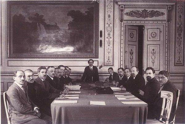Ali Fuat Paşa, Yusuf Kemal ve Rıza Nur Bey'lerin diplomatik bir başarısı olarak 16 Mart 1921'de Moskova Antlaşması imzalanır. Buna göre Ruslar Misakımilli'yi tanırlar.