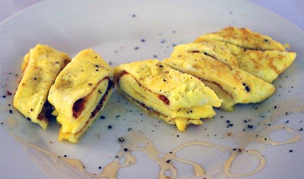 Dünyanın ilk omleti! Ballı Yumurta tarifi (Ova Spongia ex Lacte ):