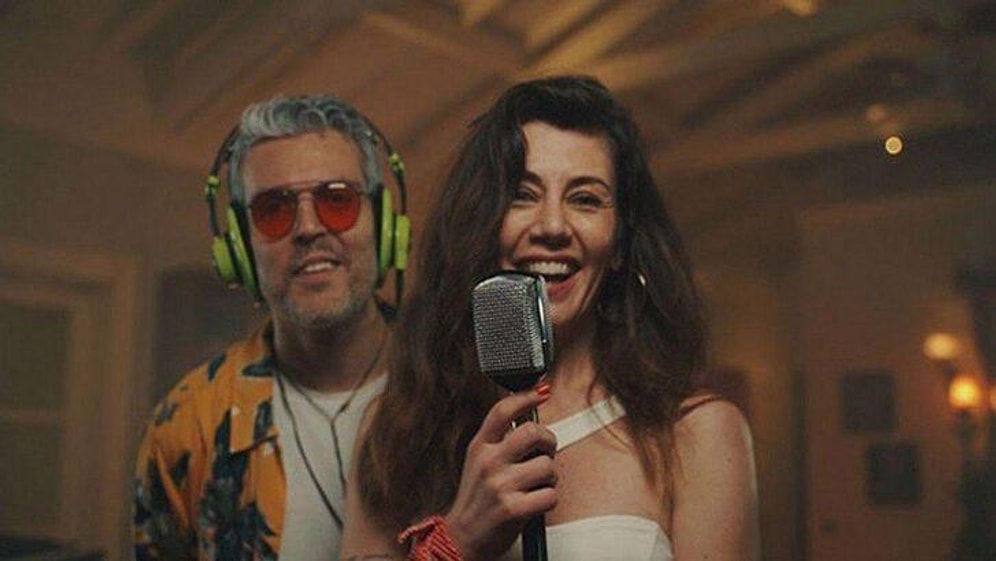 Emir Ersoy Kimdir? Gökçe Bahadır'la Evlenen Emir Ersoy Kaç Yaşında? Emir Ersoy Ne İş Yapıyor?