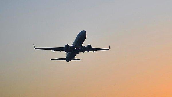 Pilotların durumu Gaziantep Hava Trafik Kontrol Kulesi'ne bildirmesi üzerine söz konusu uçak Adana'ya yönlendirildi.