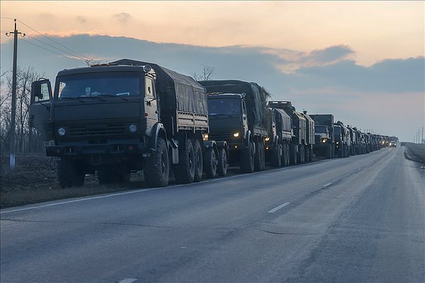 Dünya gözlem uyduları geliştiren Capella Space'in görüntülerini inceleyen ekip, Rusya tarafından gelen bir zırhlı araç birliğinin Ukrayna sınırına yakın Belgorod şehrinde olduğunu gördü.