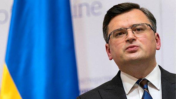 18:35 Ukrayna Dışişleri Bakanı Kuleba: "Rusya'nın ön koşulsuz görüşmek istemesi şimdiden bir zaferdir"