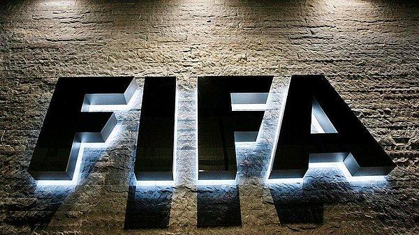 22.25 FIFA, Rusya'da maç oynanmayacağını, karşılaşmalarda Rusya bayrağı ve marşının kullanılmayacağını açıkladı.
