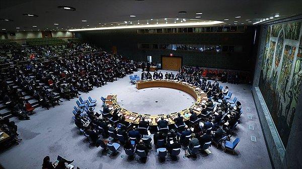 23:30 BM Güvenlik Konseyi Genel Kurulu, Ukrayna için olağanüstü toplanıyor.