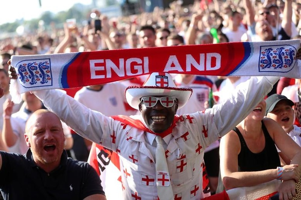 İngiltere Futbol Federasyonu, Rusya ile Maçlara Çıkmama Kararı Aldı