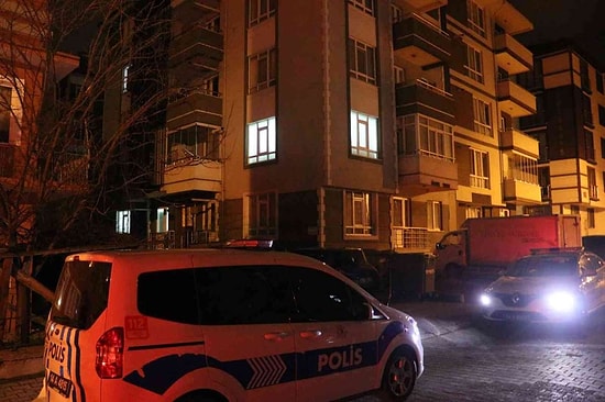 Tartıştığı Sevgilisini Sırtından Bıçakladı!