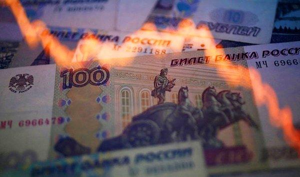 07.32 | Rusya ülke dışına 10 bin doların üzerinde nakit çıkarmayı yasakladı