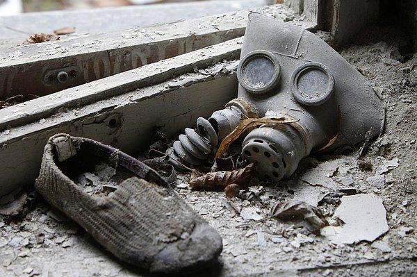 Çernobil, üçü hizmet dışı bırakılmış 4 nükleer reaktöre ev sahipliği yapıyor. Bu 4. reaktör 1986'daki şiddetli patlamanın kaynağı.