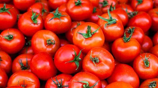 15. Salatalıktan bahsetmişken bu liste domatessiz olmaz! Domatesin kalorisi de çok düşük.
