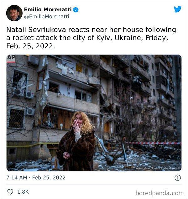 15. "Cuma günü gerçekleşen bir roket saldırısının ardından evinin haline tepki veren Natali Sevriukova. 25 Şubat, 2022."