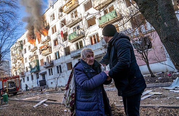 16. "Ukrayna için dua edin."