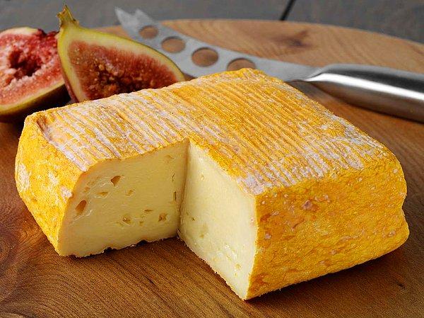 3. Vieux Boulogne: 2004 yılında, Birleşik Krallık'taki Bedfordshire'daki Cranfield Üniversitesi'nde uzman koku araştırmacılarından oluşan bir panelde, bu yumuşak kremsi peynir dünyanın en kötü kokan peyniri seçildi! Aroması çürük ya da gübreye benzetiliyor!